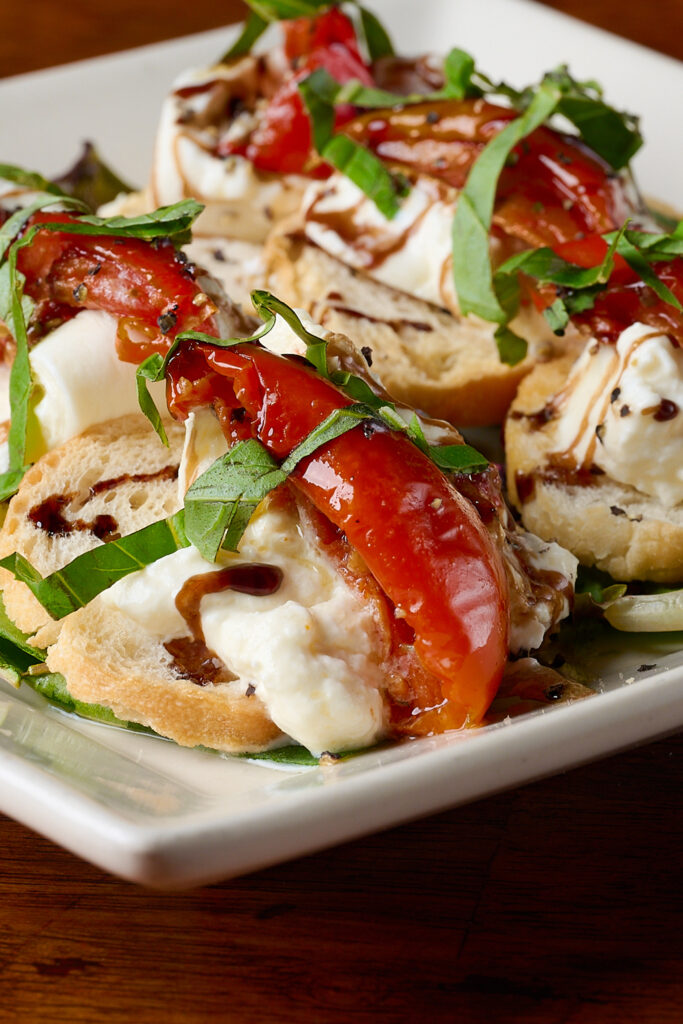 Paesanos River Walk signature dishes Burrata Bruschetta
Oven Baked Meatballs
Grilled Chicken Fettuccini Alfredo